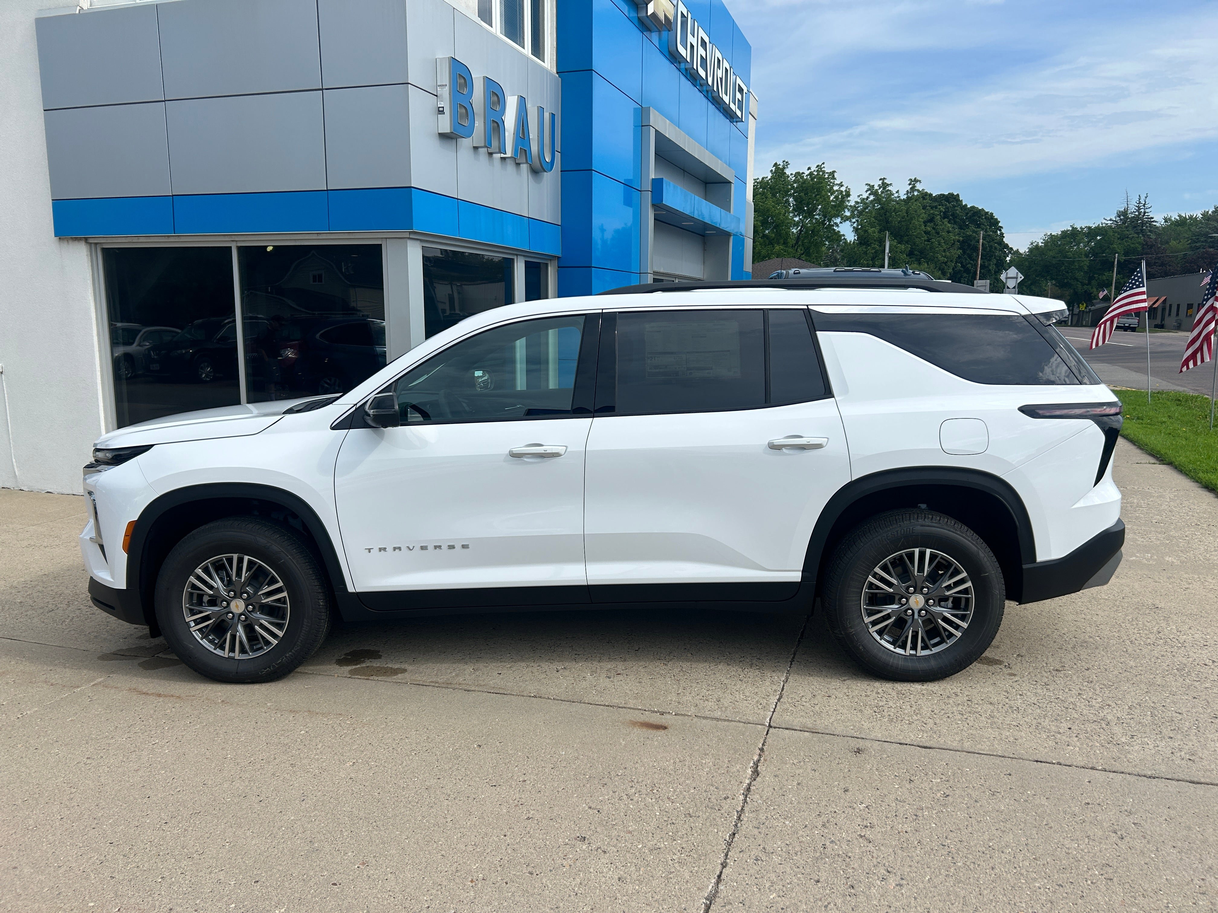 New 2026 Chevrolet Traverse LT w/ Driver Confidence Package AWD/4WD video 1