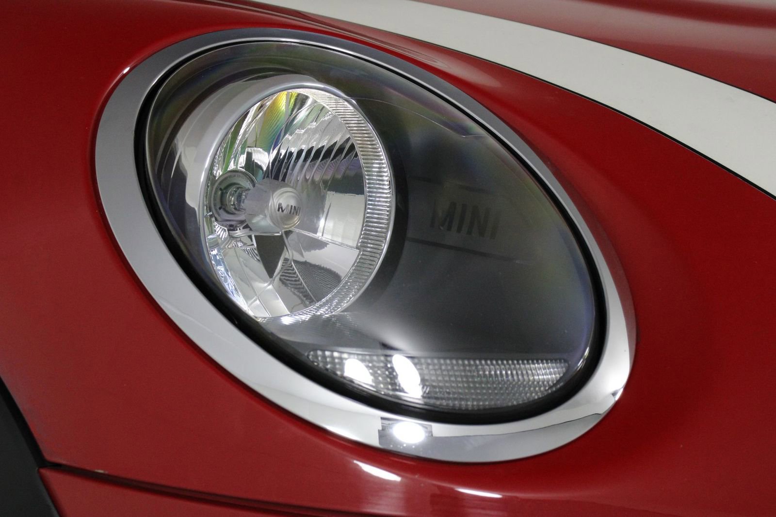 Used 2021 MINI Cooper 2-Door Hardtop image 24