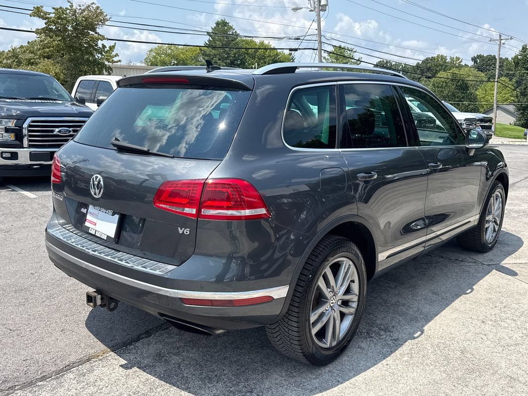 Used 2016 Volkswagen Touareg VR6 AWD/4WD image 6