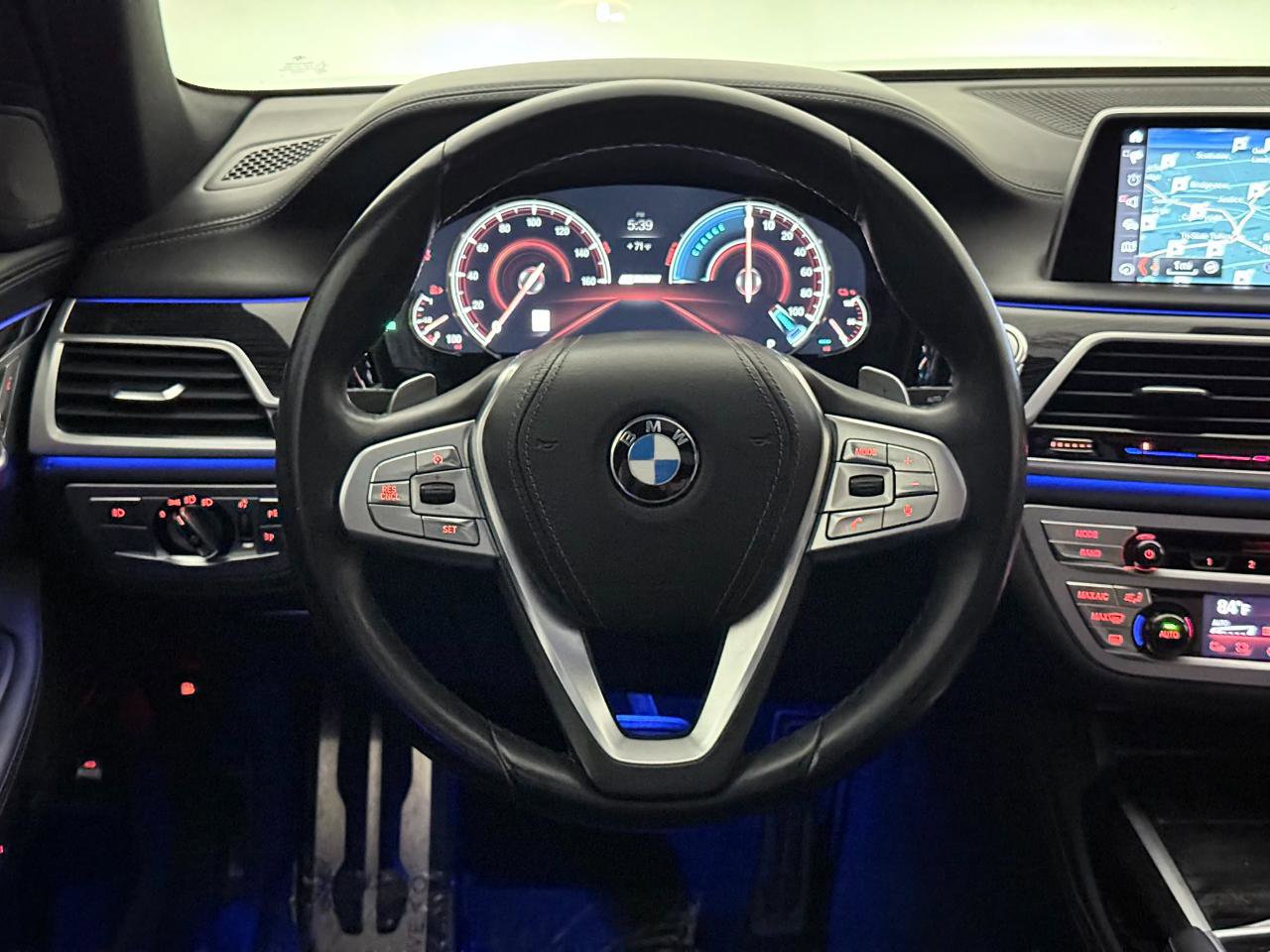 Used 2018 BMW 740e xDrive AWD/4WD image 34