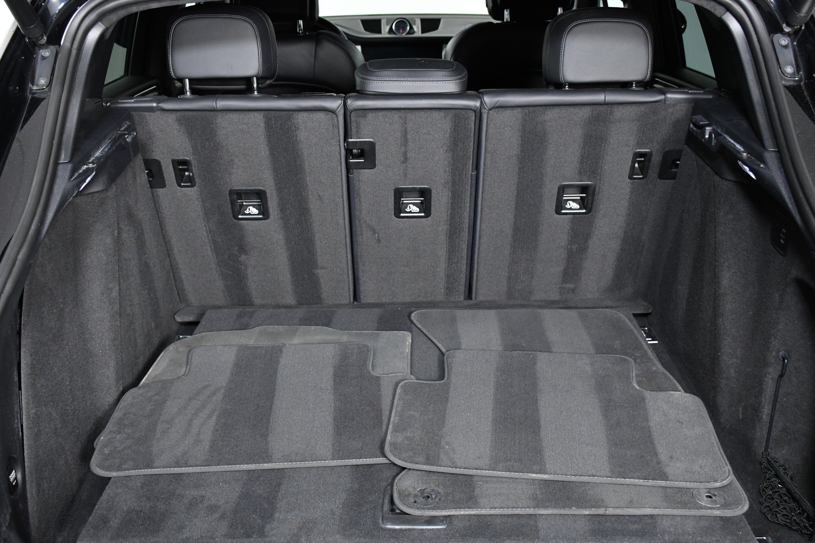 Used 2020 Porsche Macan Turbo image 32