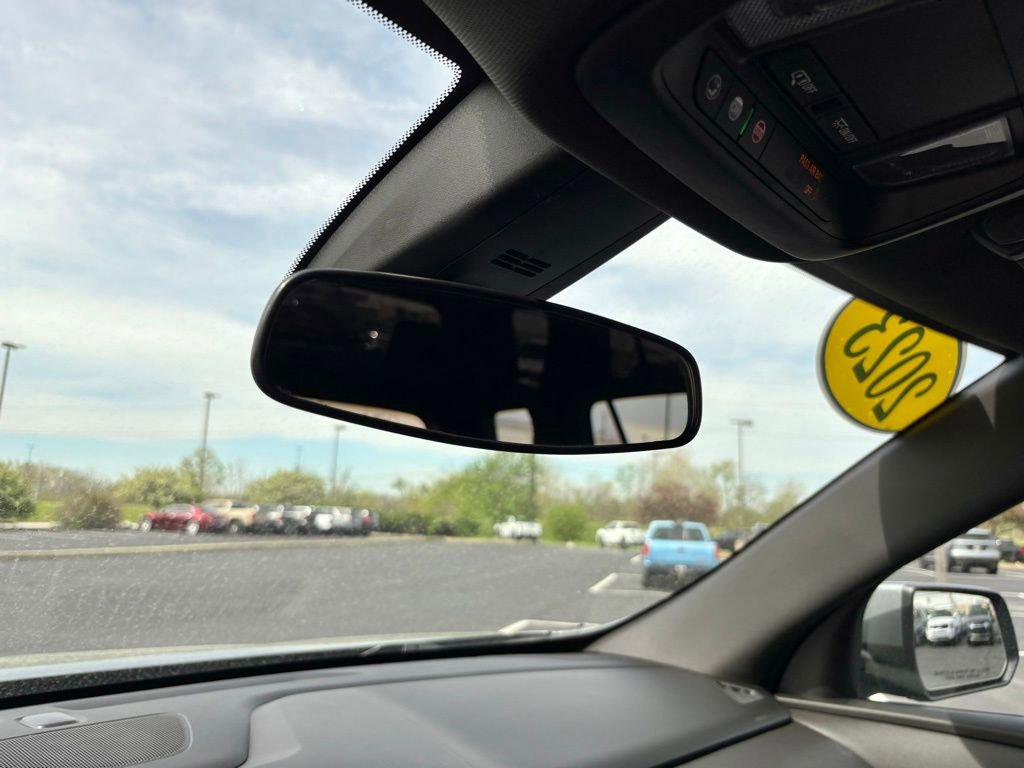 Used 2023 Chevrolet Traverse LT w/ LPO, Floor Liner Package FWD image 38