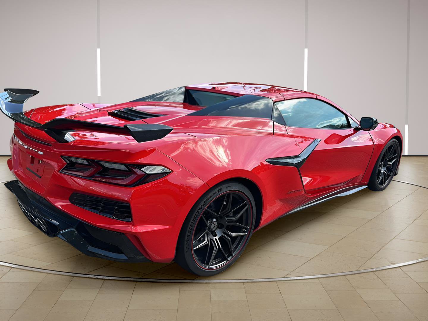 Used 2023 Chevrolet Corvette Z06 w/ Z07 Performance Package RWD image 6