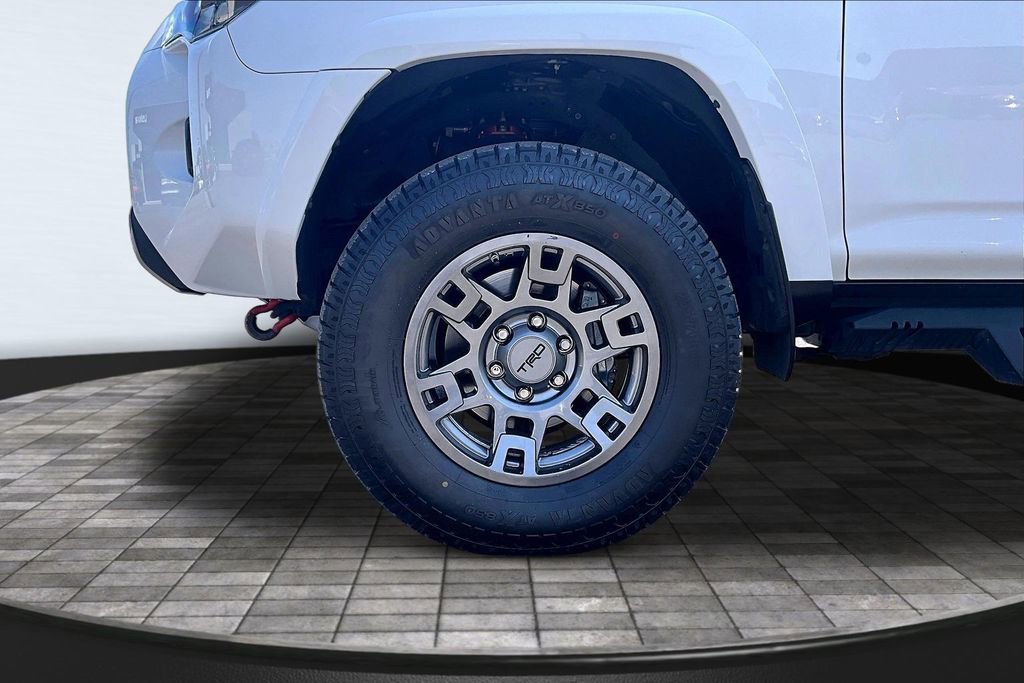 Used 2020 Toyota 4Runner Venture w/ Moonroof Package AWD/4WD image 8