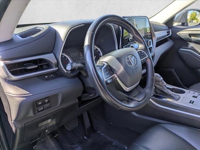Used 2023 Toyota Highlander XLE image 10