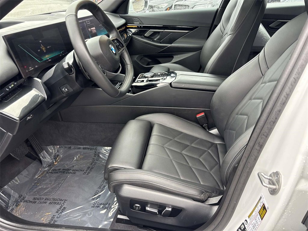 Used 2024 BMW 530i xDrive w/ Premium Package image 10