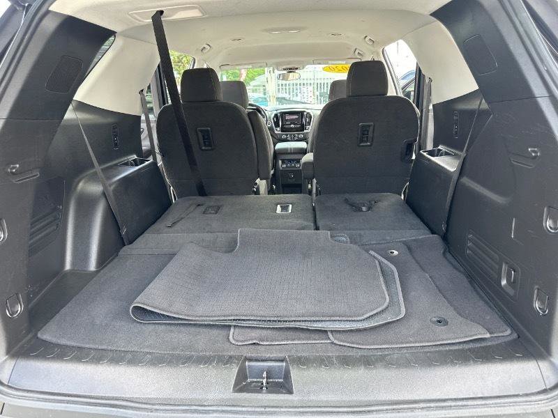 Used 2020 Chevrolet Traverse LT image 20