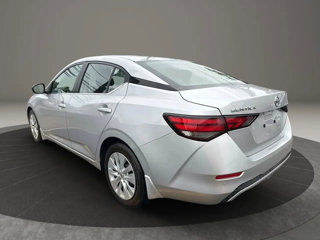 Used 2021 Nissan Sentra S image 7