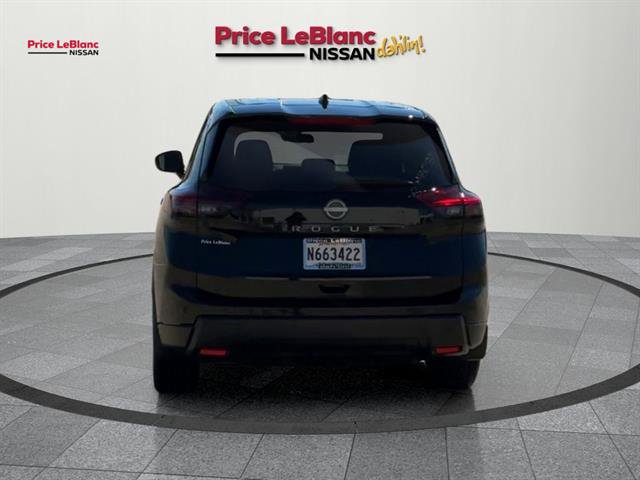 Used 2025 Nissan Rogue S image 5