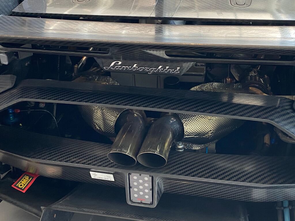 Used 2023 Lamborghini Huracan EVO image 9