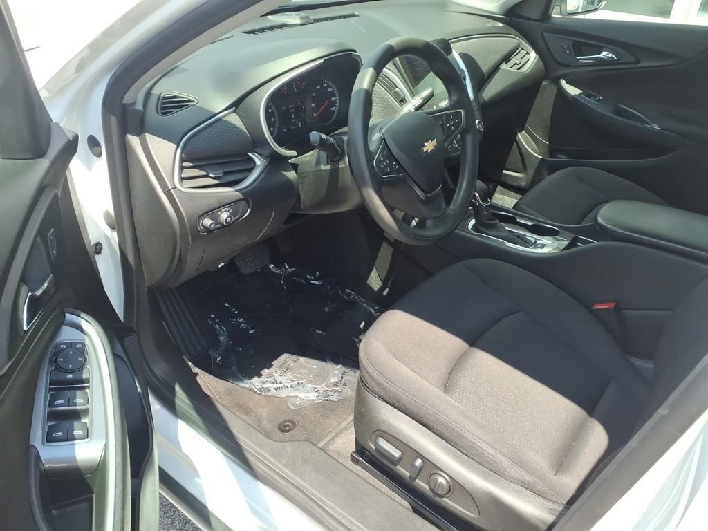 Used 2024 Chevrolet Malibu LS w/ Driver Confidence Package FWD image 10