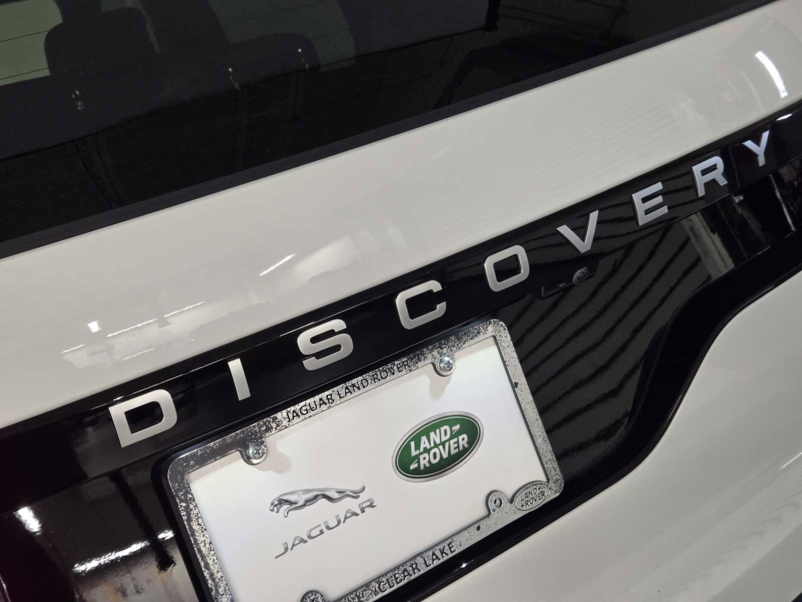 Used 2026 Land Rover Discovery S AWD/4WD image 13