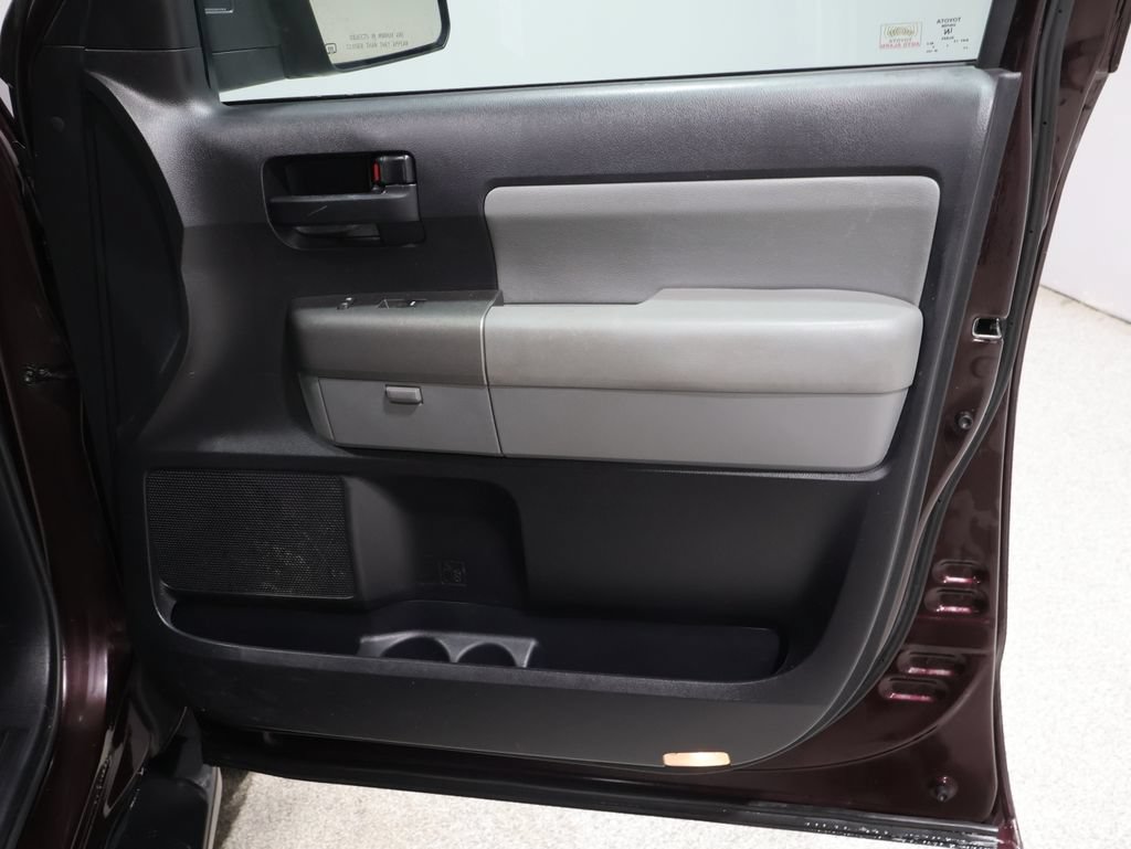 Used 2016 Toyota Sequoia SR5 AWD/4WD image 22