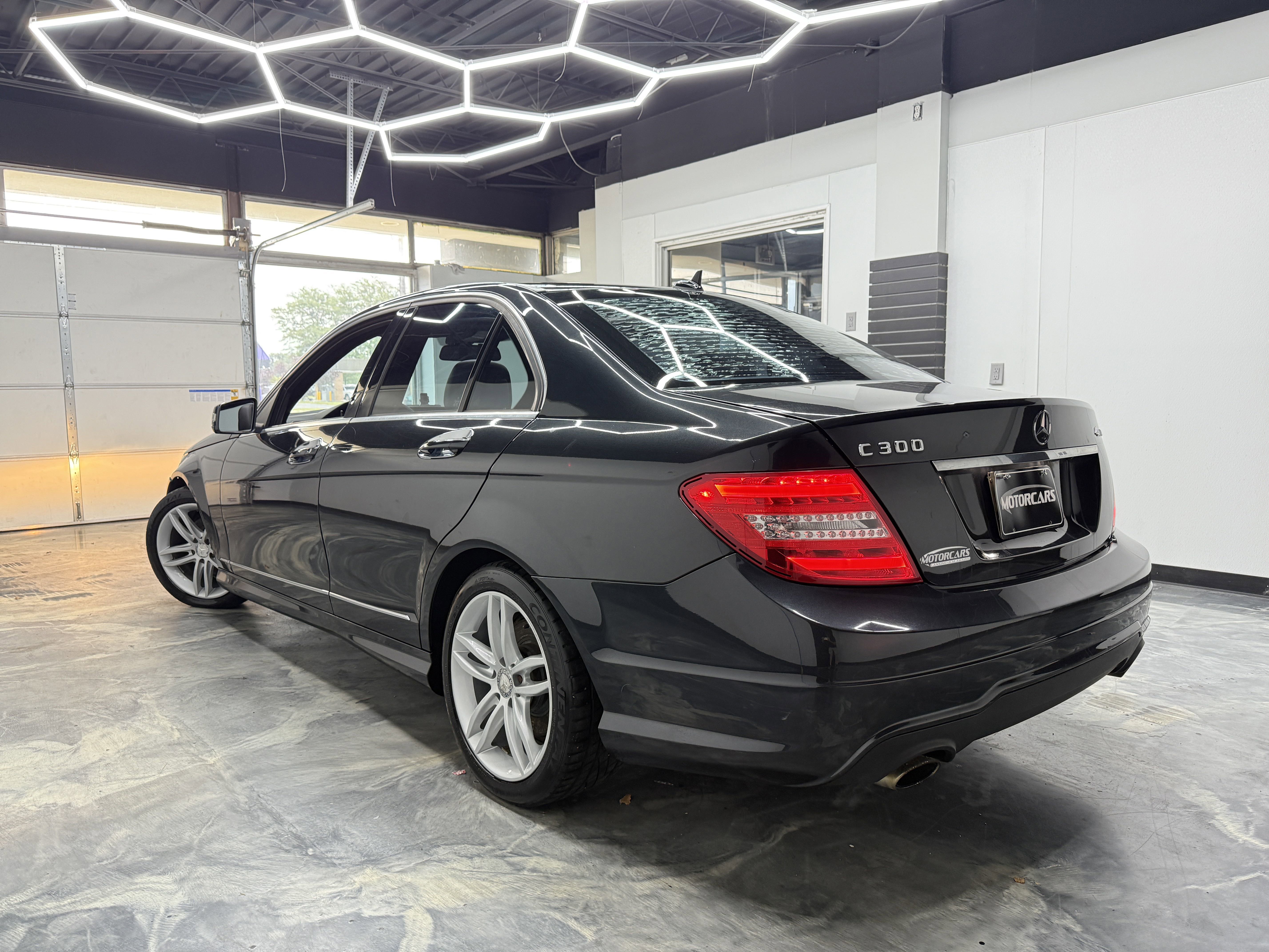 Used 2012 Mercedes-Benz C 300 4MATIC Sedan image 3