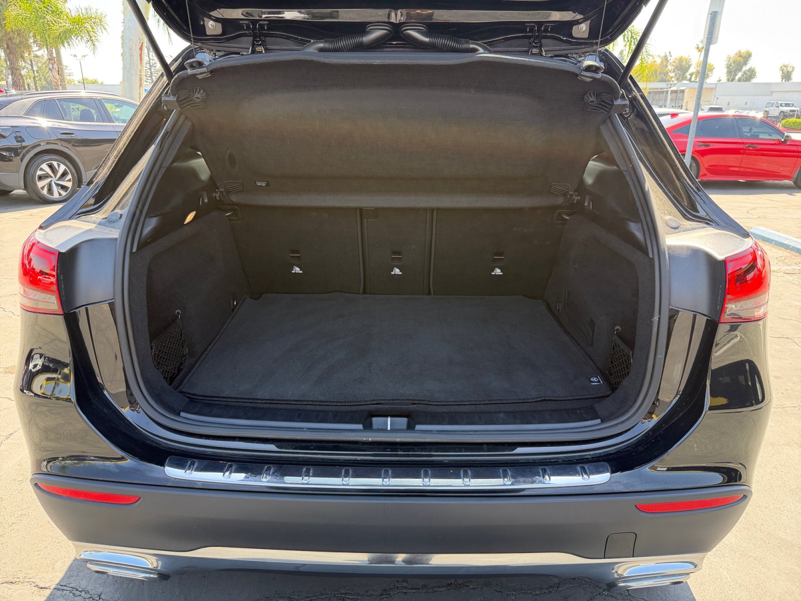 Used 2022 Mercedes-Benz GLA 250 w/ Premium Package Lite image 17