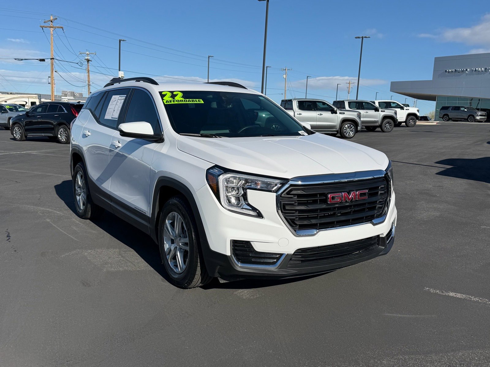 Used 2022 GMC Terrain SLE w/ Driver Convenience Package