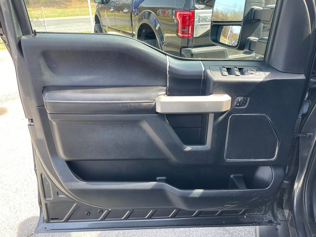 Used 2019 Ford F150 Lariat w/ Equipment Group 502A Luxury image 21