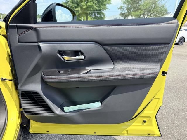 New 2026 Nissan Kicks SR w/ Interior Electronics Package FWD image 8