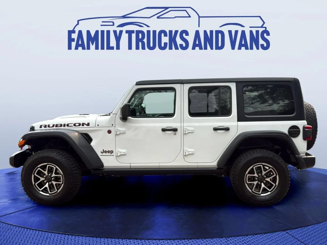 Used 2024 Jeep Wrangler Unlimited Rubicon AWD/4WD image 2