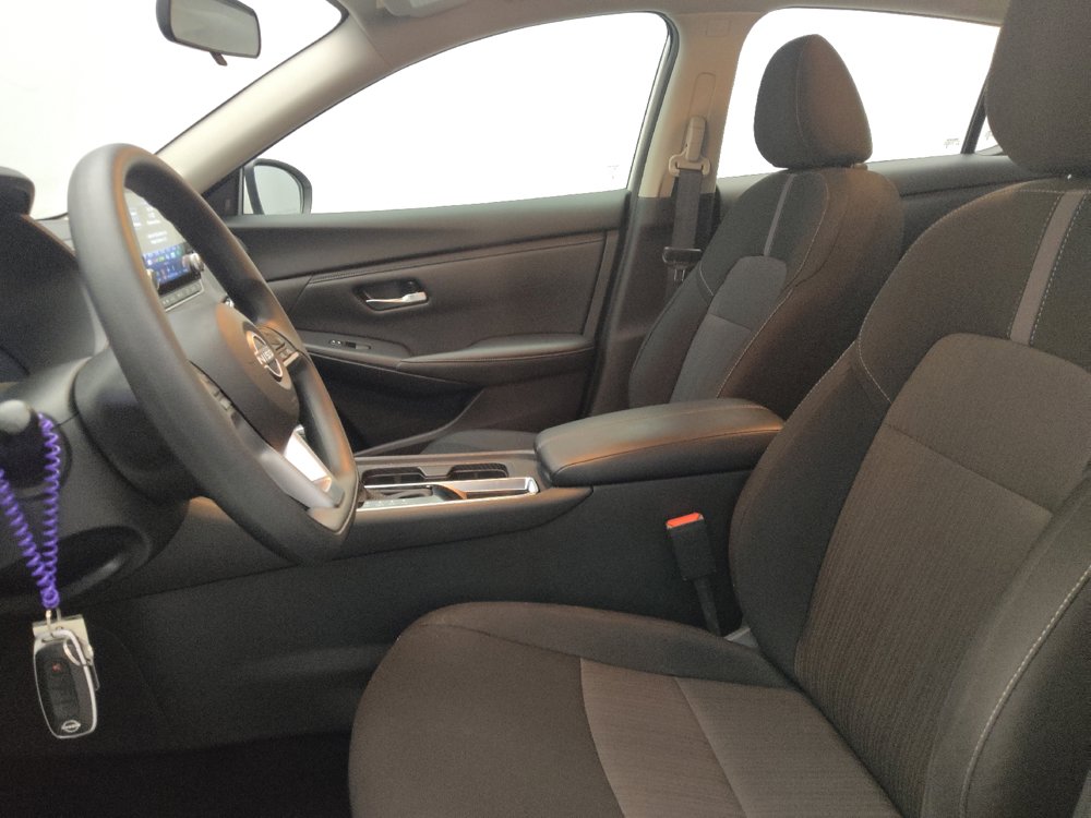 Used 2025 Nissan Sentra SV FWD image 17