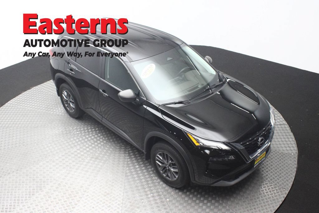 Used 2023 Nissan Rogue S AWD/4WD image 3
