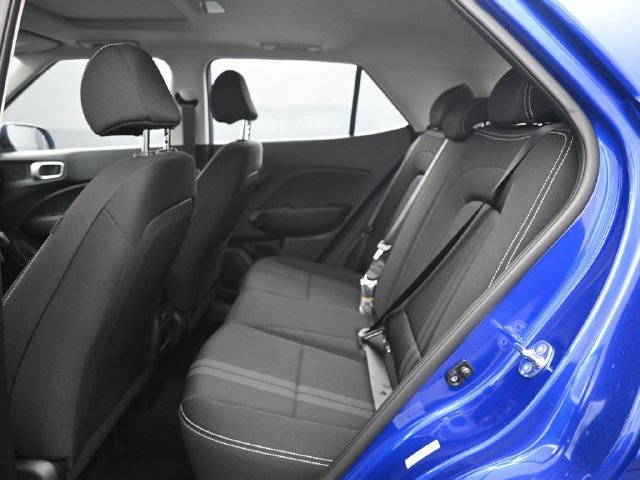 Used 2025 Hyundai Venue SEL FWD image 16