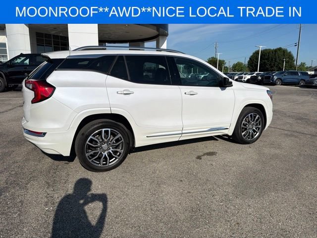 Used 2024 GMC Terrain Denali w/ Denali Premium Package AWD/4WD image 11