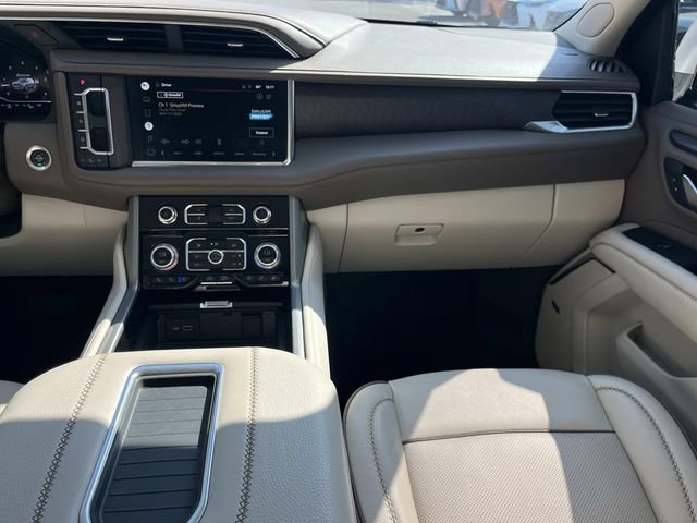 Used 2022 GMC Yukon Denali AWD/4WD image 14