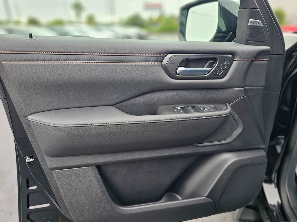 New 2025 Nissan Armada PRO-4X w/ Pro-4X Premium Package image 19