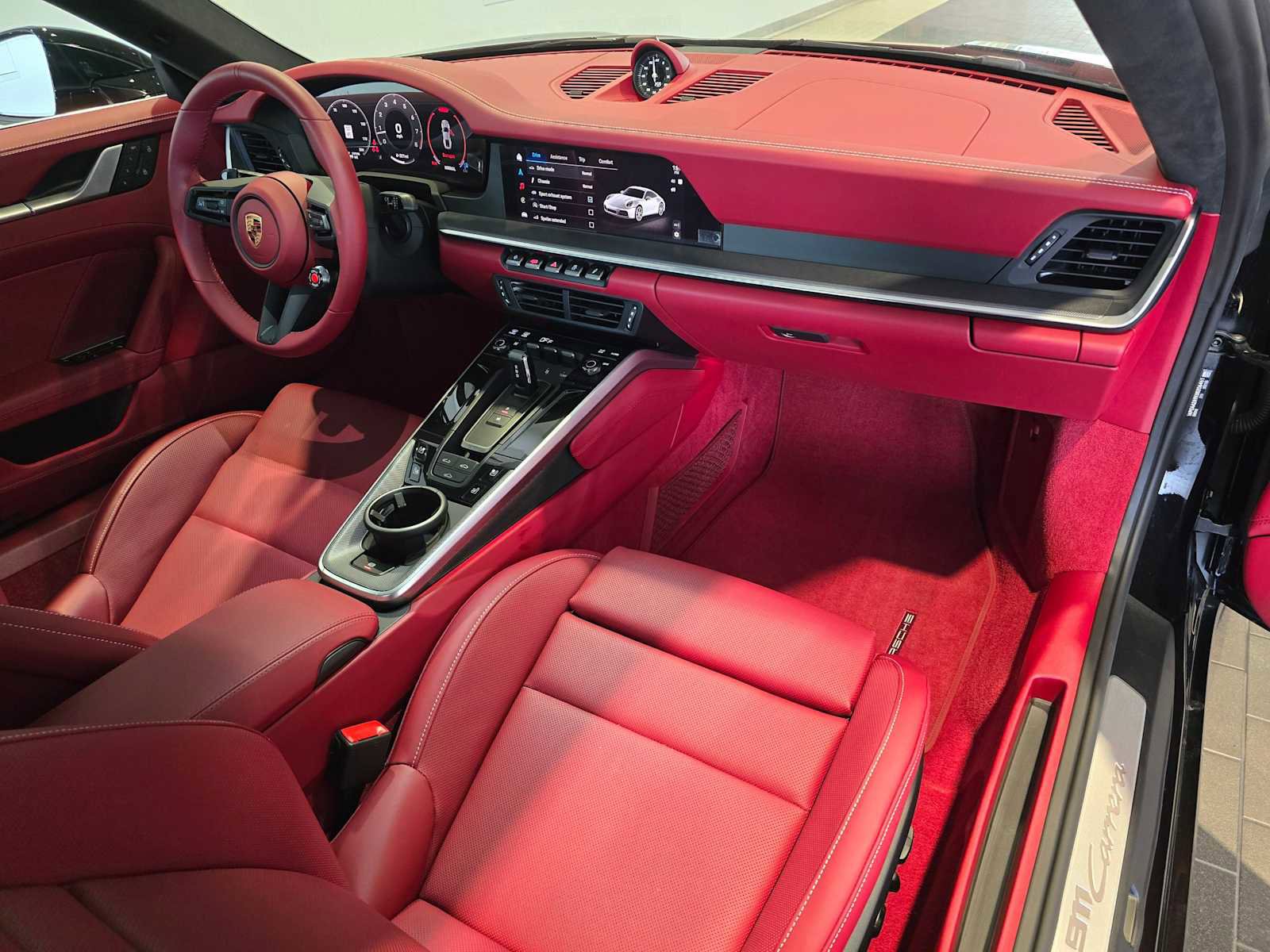 Used 2025 Porsche 911 Carrera image 12