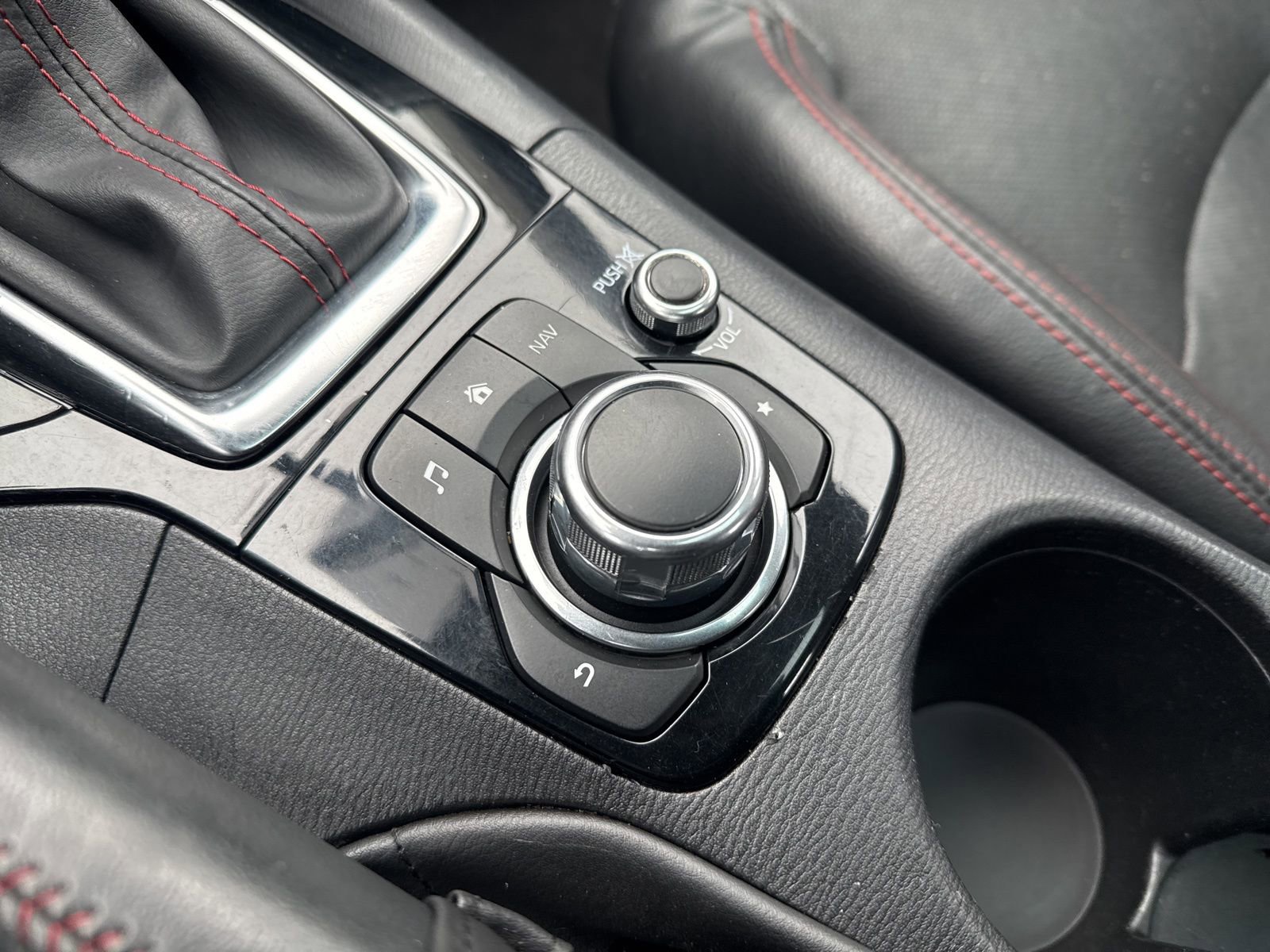 Used 2014 MAZDA MAZDA3 s Grand Touring image 23