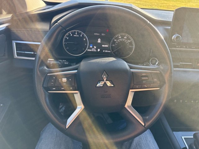 Used 2022 Mitsubishi Outlander ES image 18