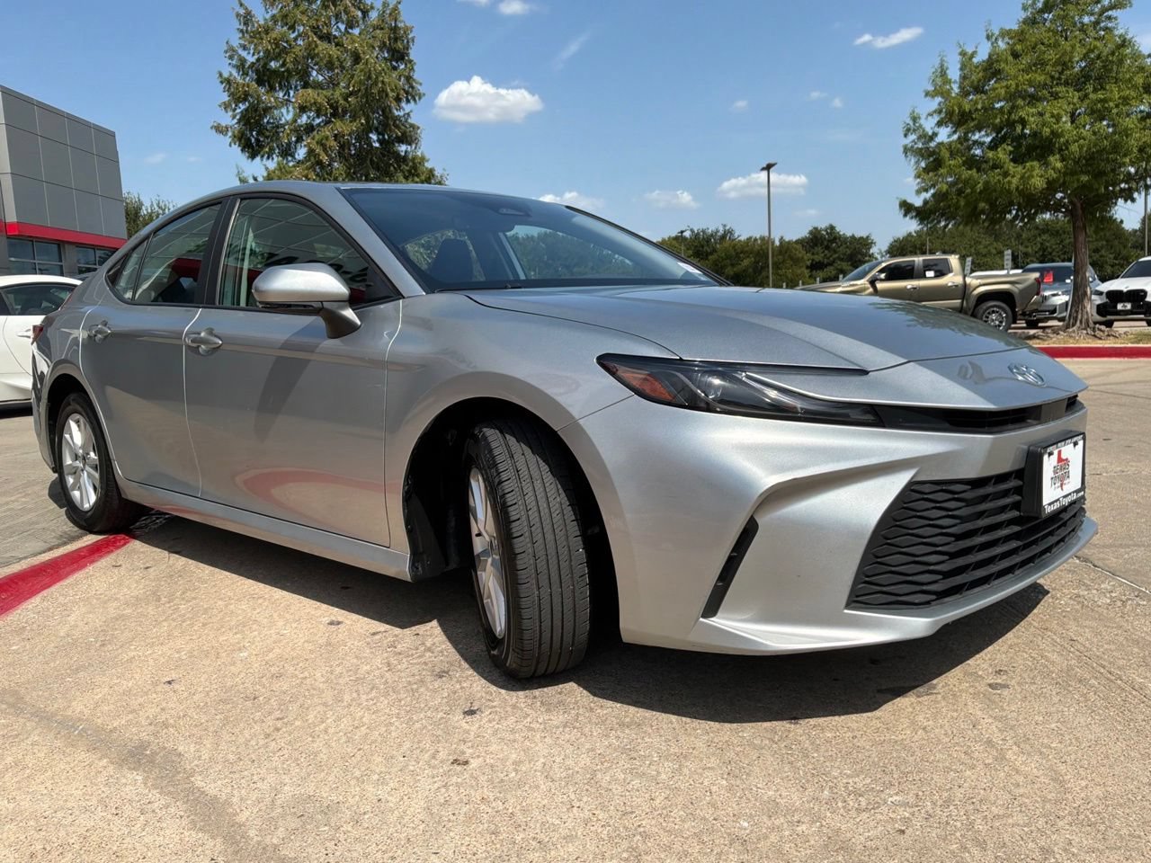 Used 2025 Toyota Camry LE w/ Convenience Package AWD/4WD image 4