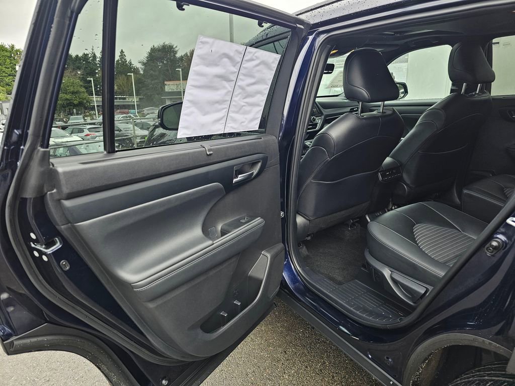 Certified 2025 Toyota Highlander XSE image 17