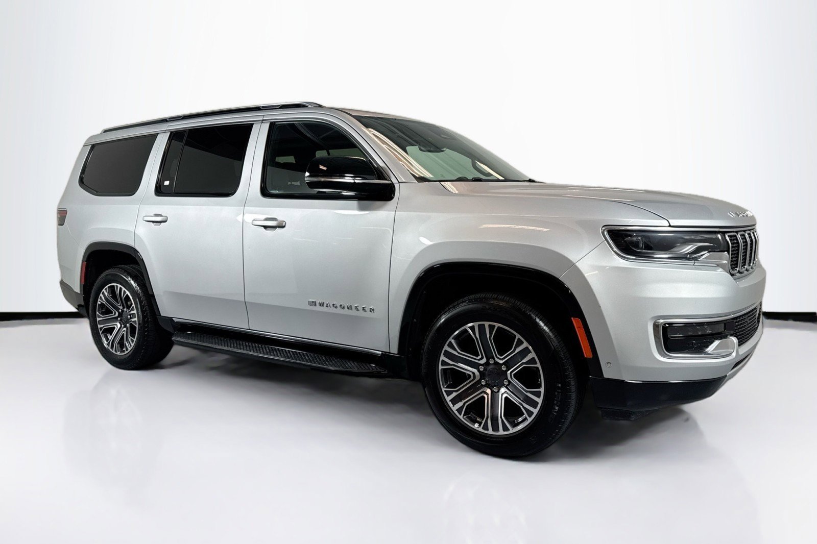 Used 2023 Jeep Wagoneer Series II image 3