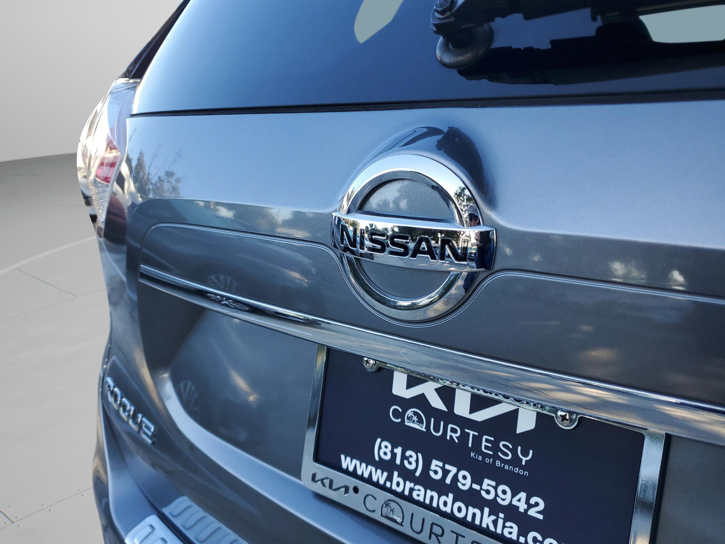 Used 2016 Nissan Rogue SV image 8