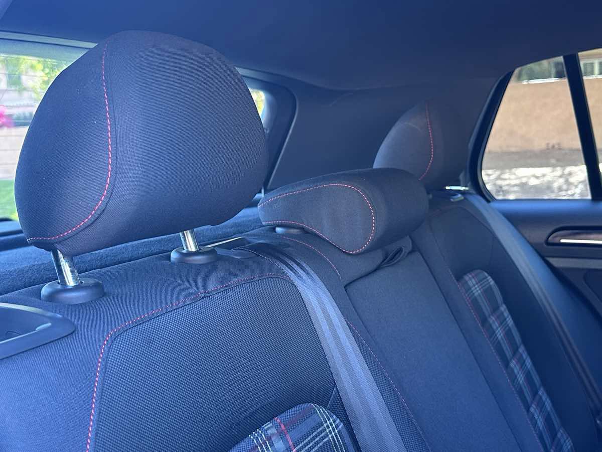 Used 2015 Volkswagen GTI SE FWD image 11