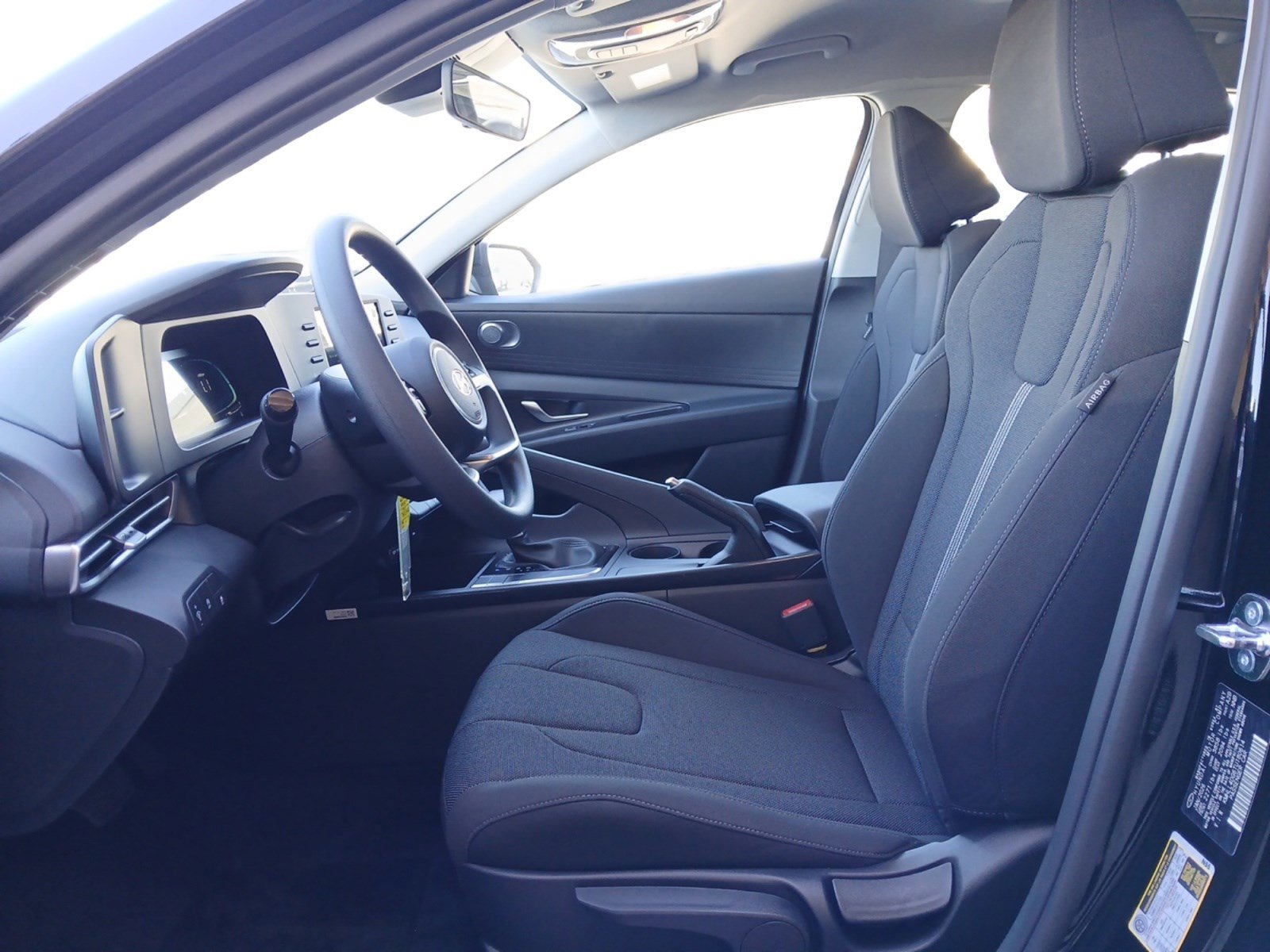 New 2026 Hyundai Elantra SE image 9