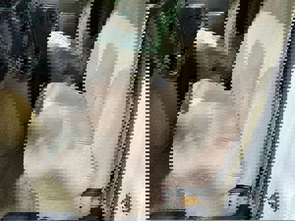 Used 2002 Chevrolet Express 1500 w/ LS Preferred Equipment Group image 16