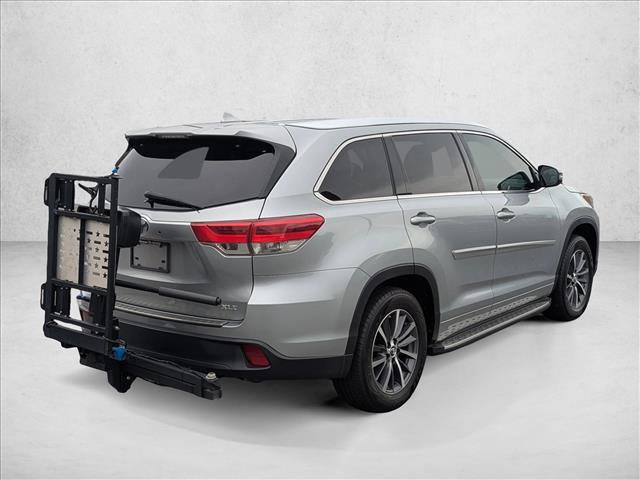 Used 2018 Toyota Highlander XLE FWD image 5