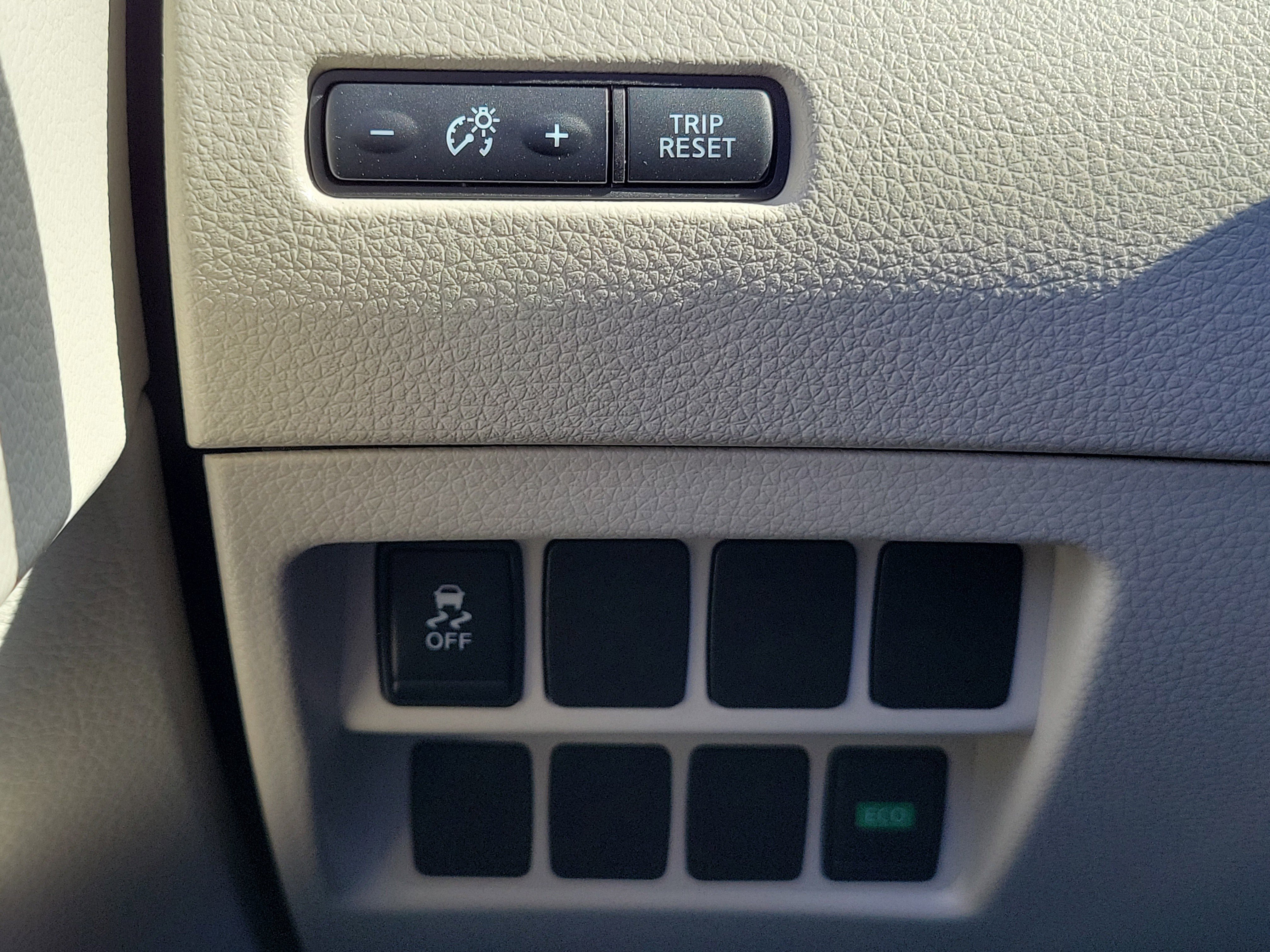 Used 2018 Nissan Rogue Sport SV image 27