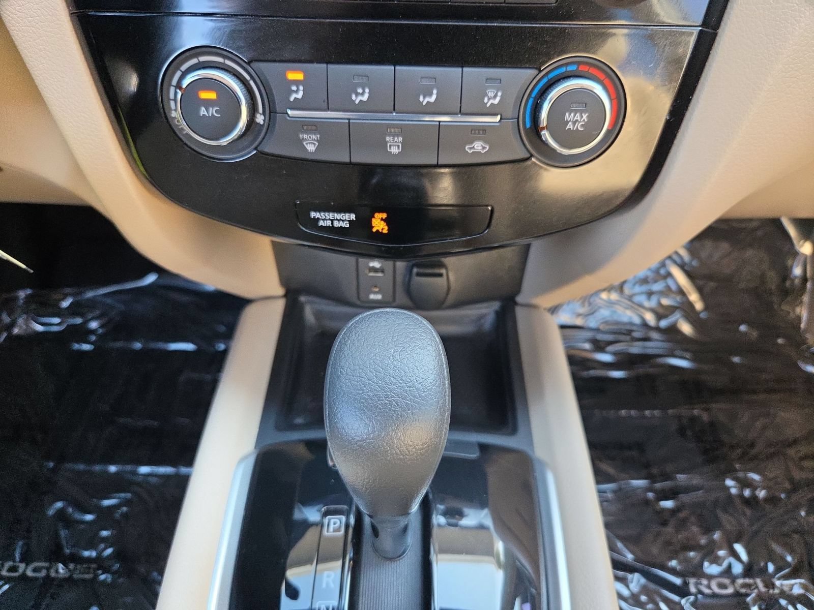 Used 2016 Nissan Rogue S FWD image 19