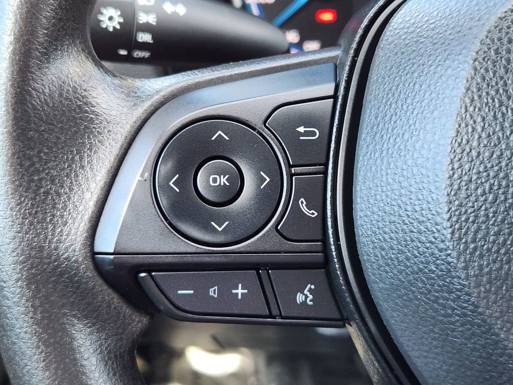 Used 2025 Toyota RAV4 LE image 19