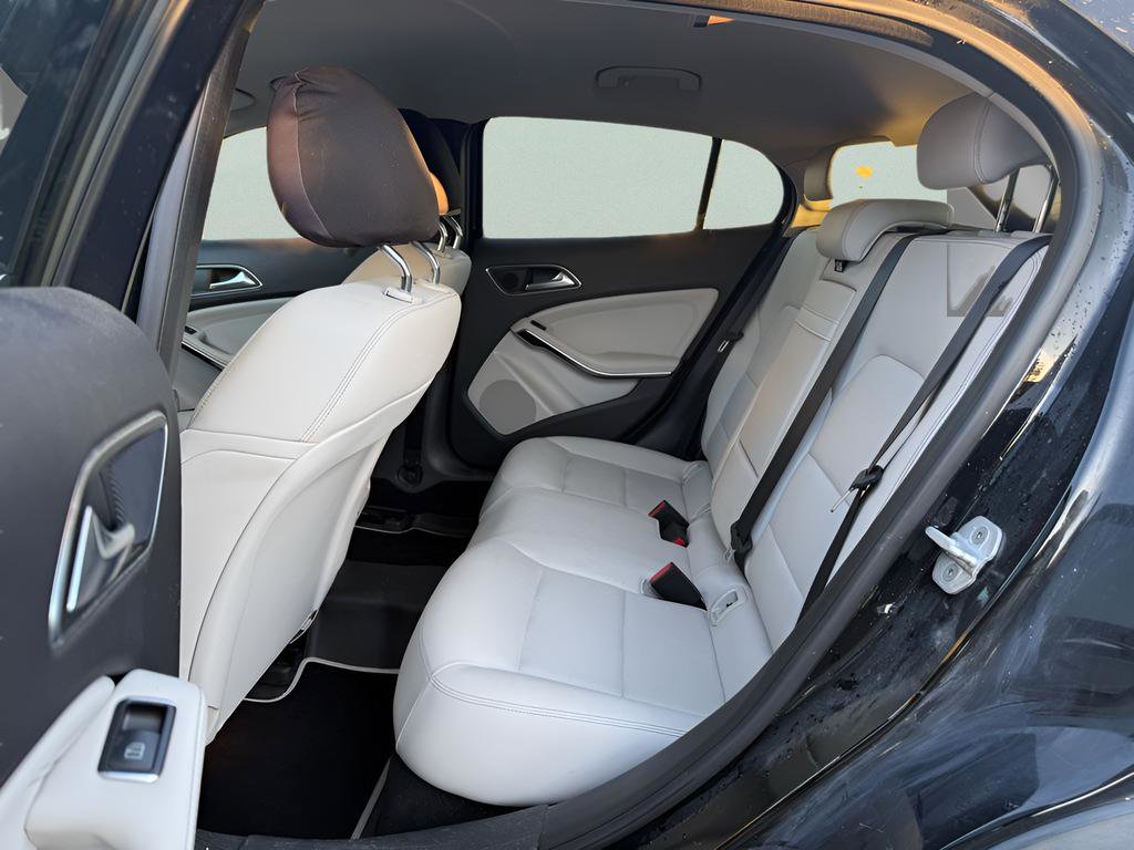 Used 2015 Mercedes-Benz GLA 250 image 29