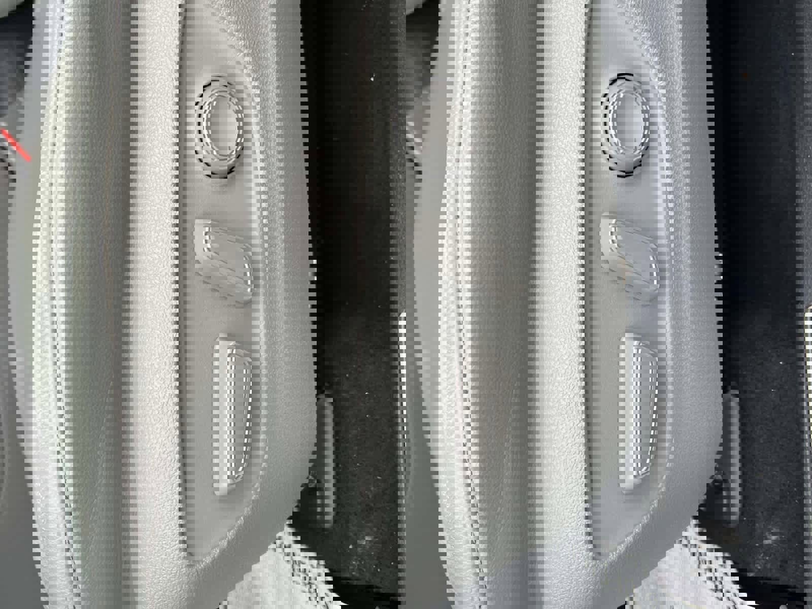 Used 2021 Toyota Highlander Limited image 19