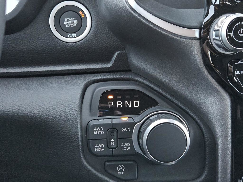 New 2026 RAM 1500 4x4 Crew Cab image 15