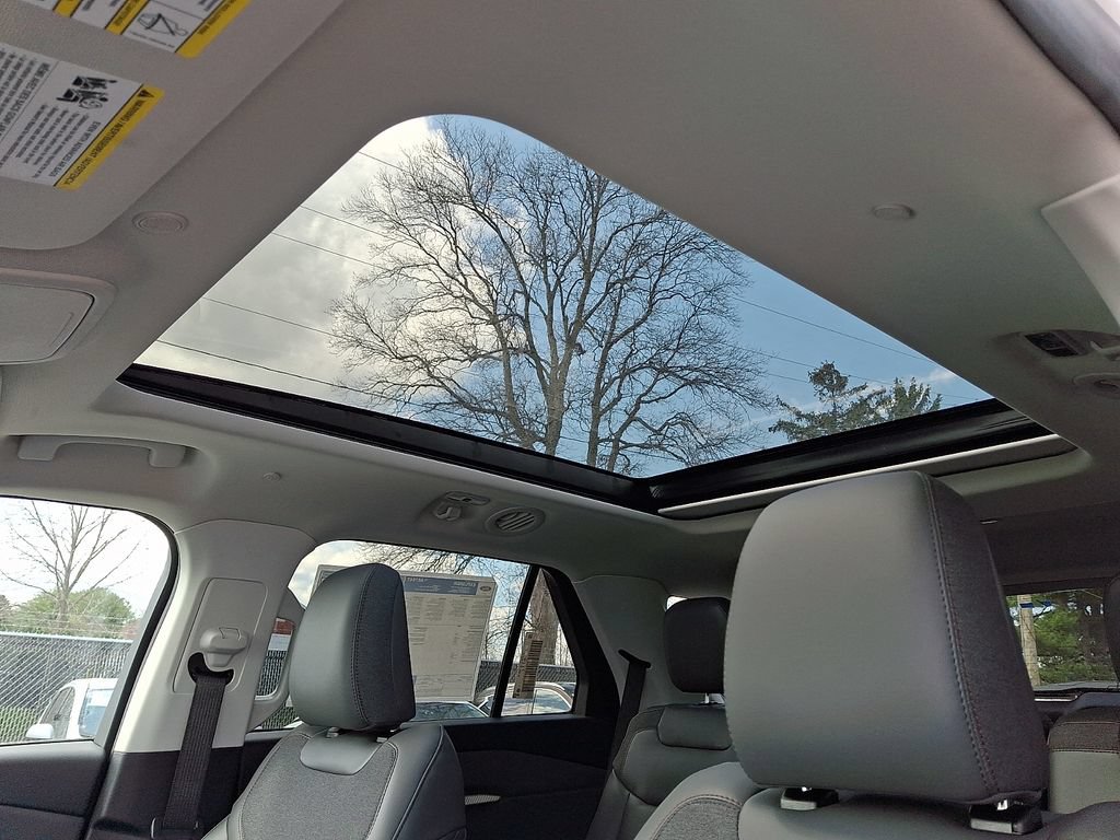 New 2026 Ford Explorer Active w/ Active Comfort Package AWD/4WD image 10