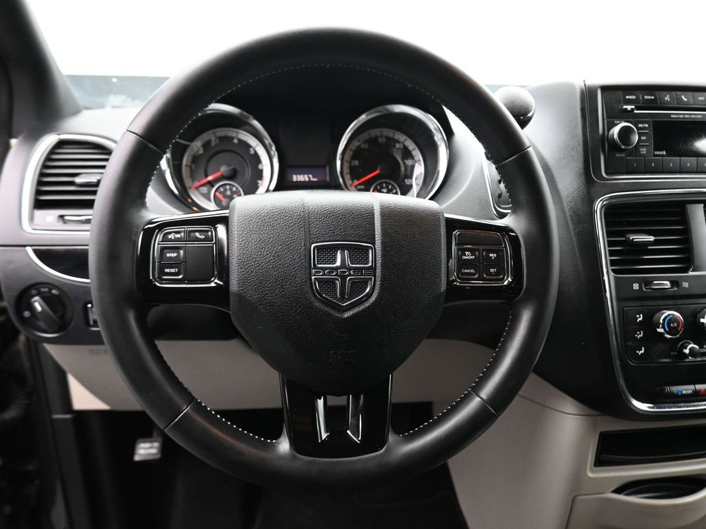 Used 2016 Dodge Grand Caravan SE image 14