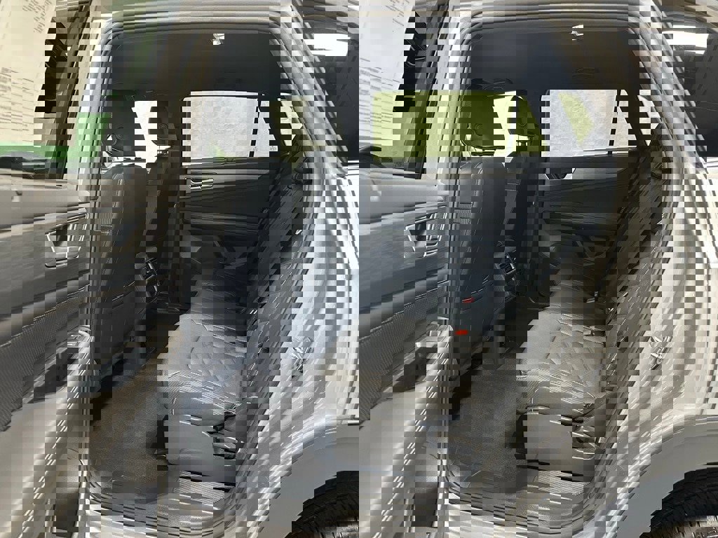 Used 2025 Volkswagen Atlas Cross Sport SE image 42