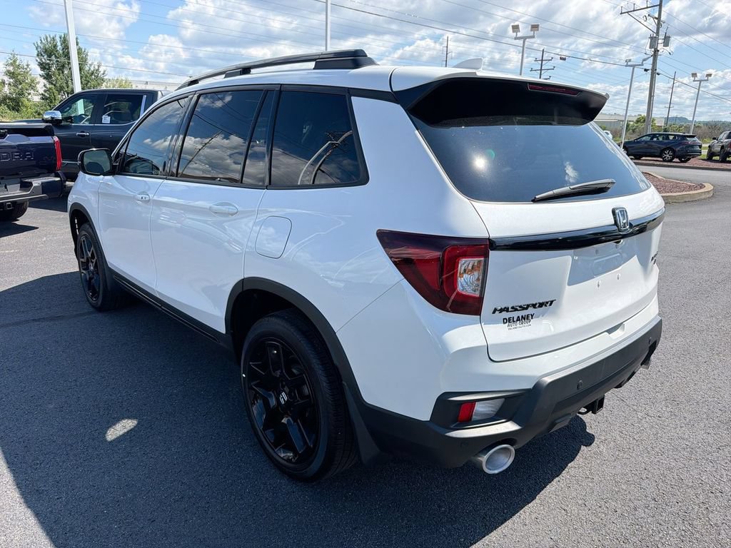 Used 2024 Honda Passport Black Edition image 6
